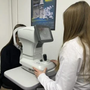 Оптика Новий Розділ - Окуляри та Контактні лінзи 18 eye test diagnostics 2023 scaled 1